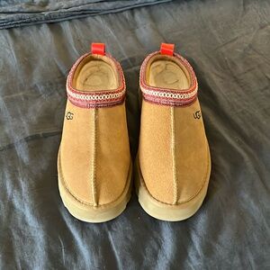 DH Gate UGG slippers, size 38 (7.5) but fit more like a 6.5 to 7